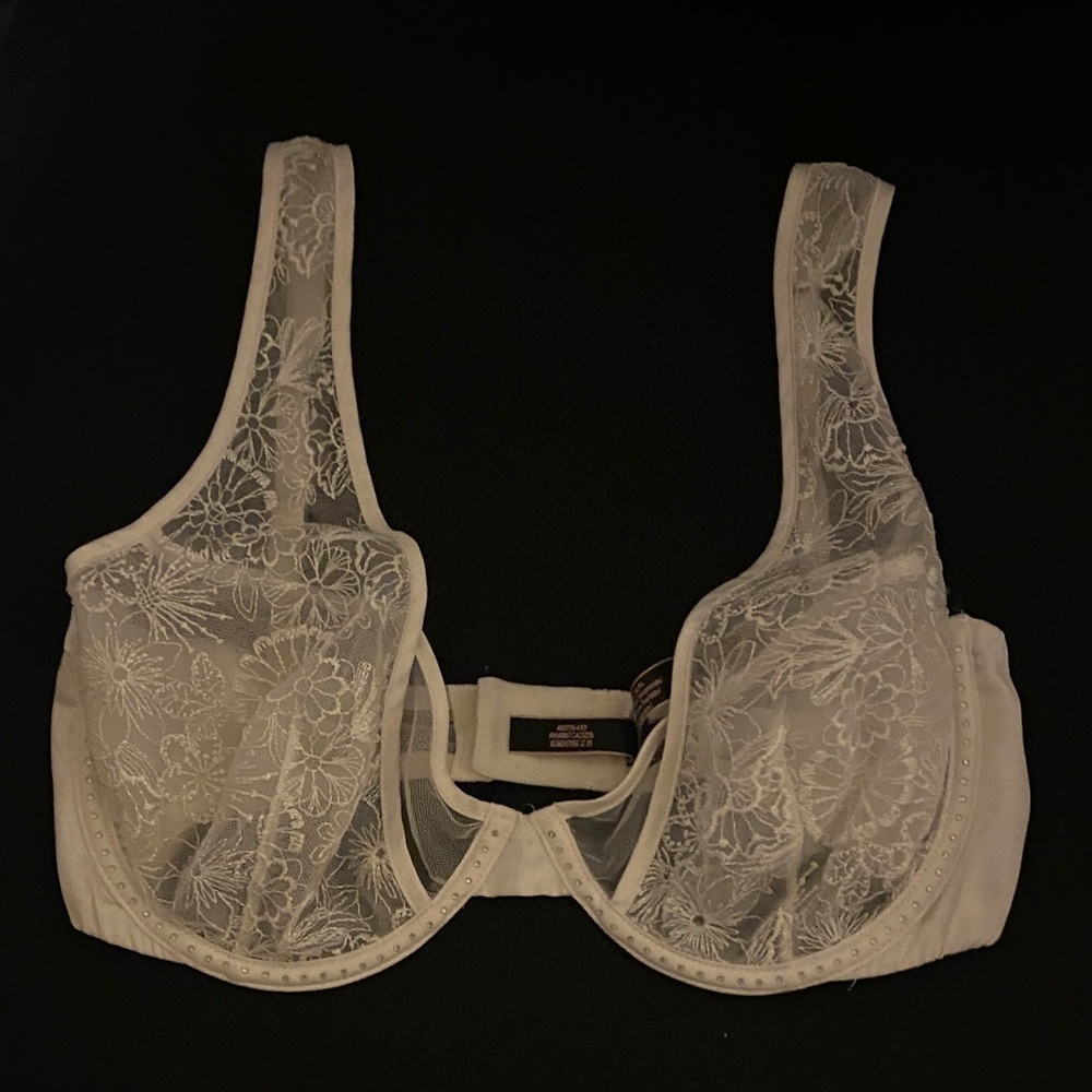 Victoria's Secret White Floral Lace Bra